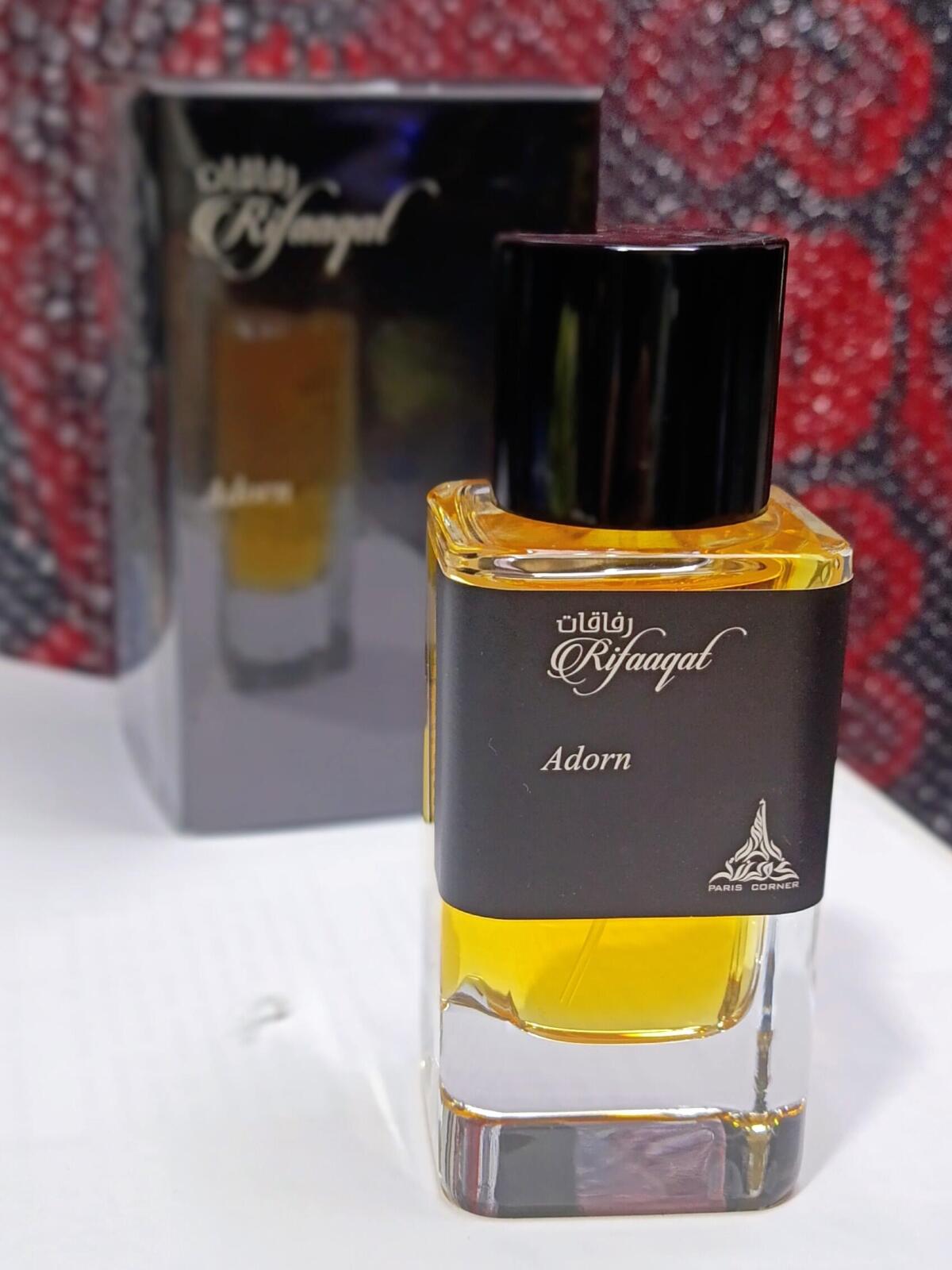 Rifaquaat Adorn de PARIS CORNER